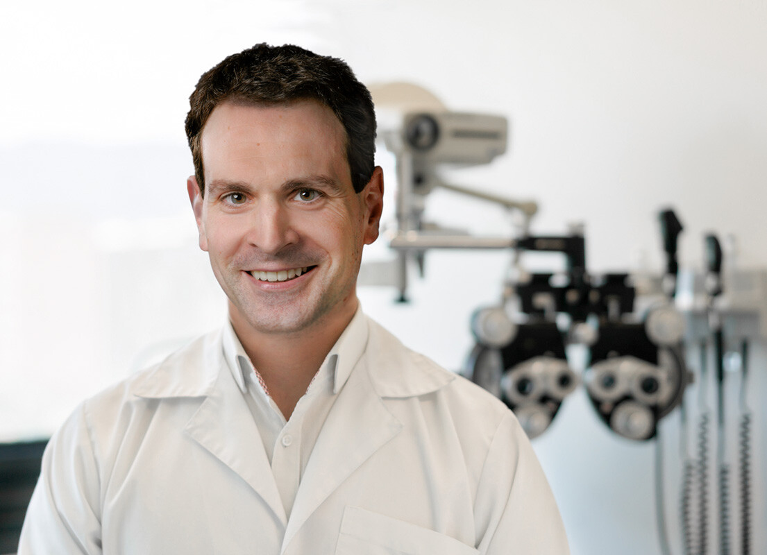 Als Augenarzt in Nürnberg praktiziert Dr. Stefan El-Gayar in seiner modernen Augenarztpraxis am Hefnersplatz 1 in der Innenstadt